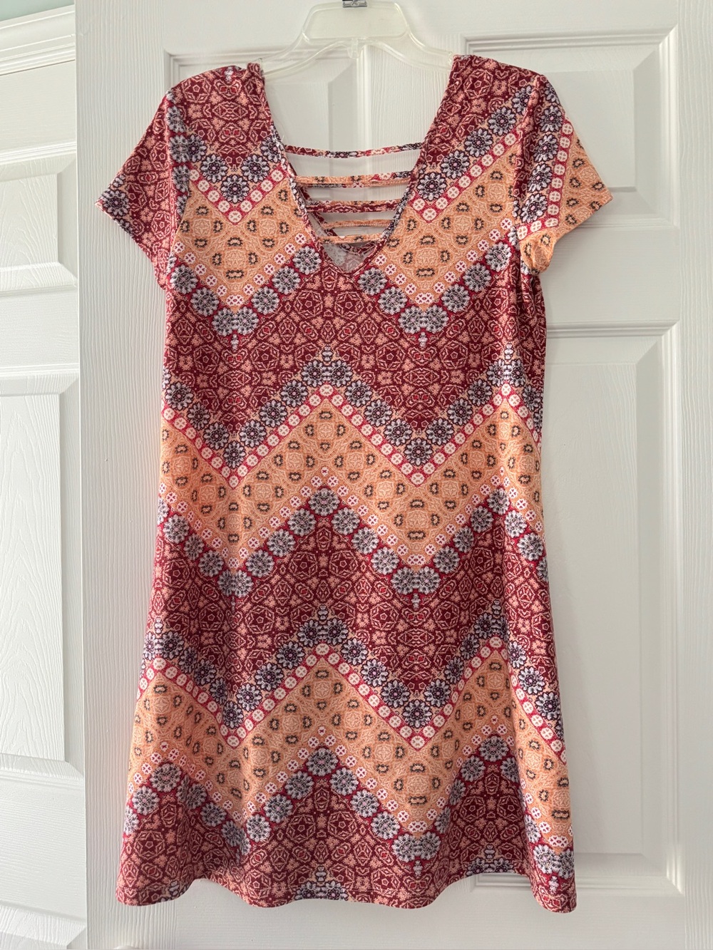 Women's Strappy V-Neck Chevron Print Dress in Rust and Peach